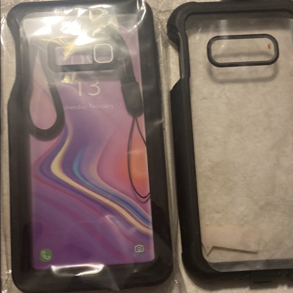 Samsung phone cases for sale still in its plastic wrap, $10 per case.
